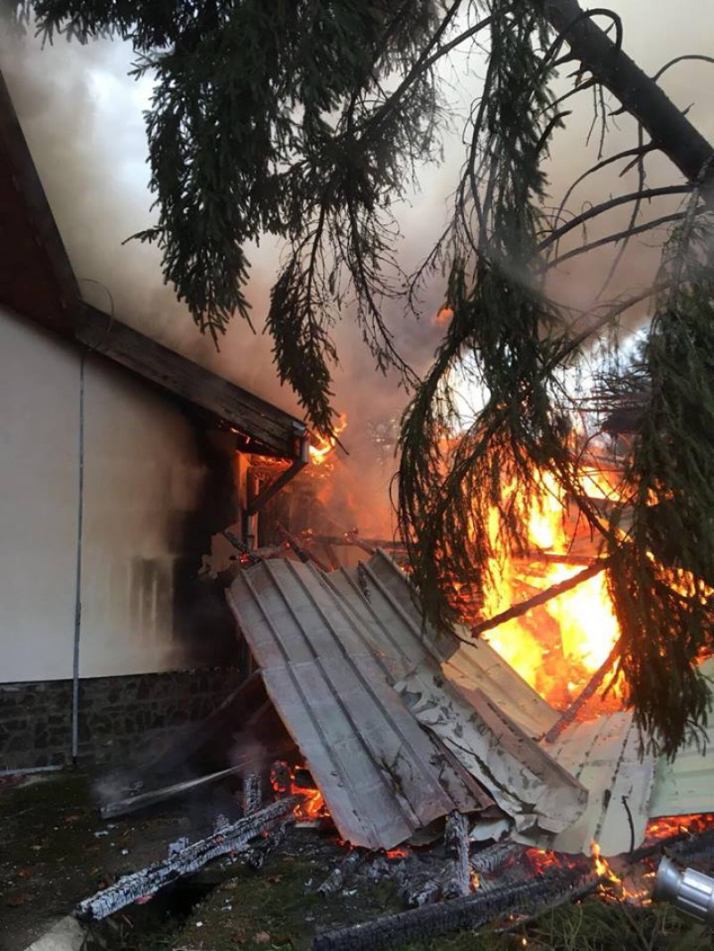 incendiu sediul Adm Parc Natural Apuseni Sudrigiu 151117 (3)
