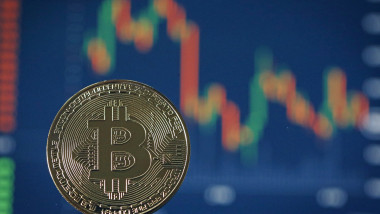 Reprezentare grafică a monedei virtuale Bitcoin. Foto: GettyImages