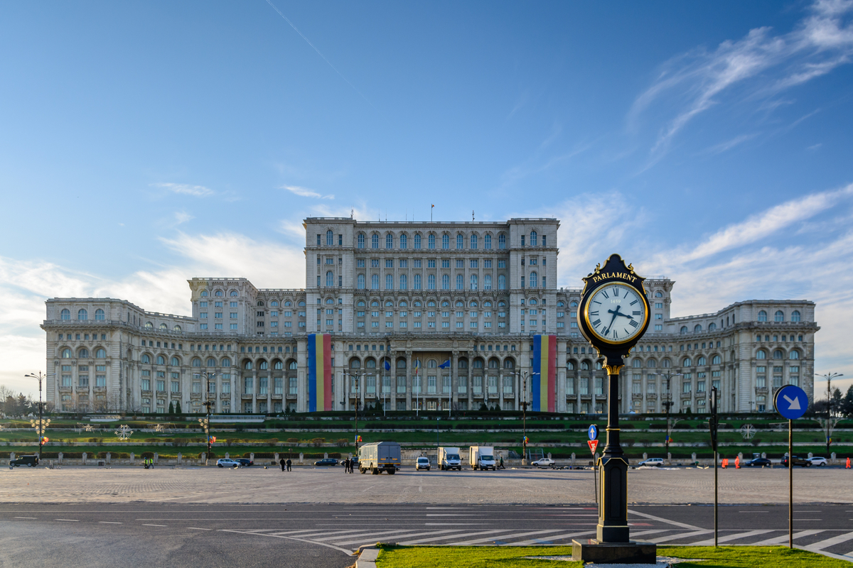 Noul Parlament se reuneşte azi în prima şedinţă, la ora 14.00
