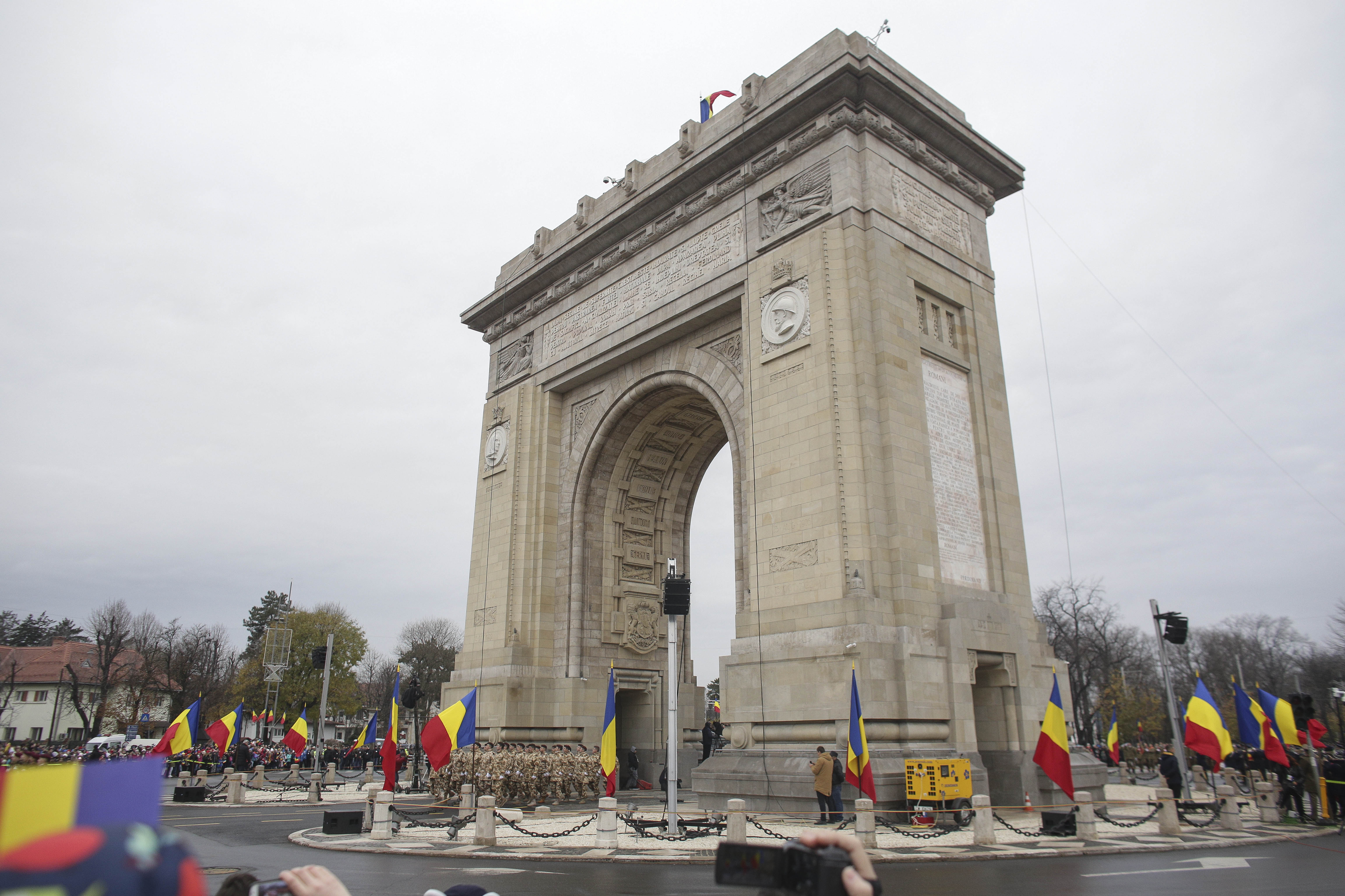 Ludovic Orban: Fără paradă de 1 Decembrie și fără petreceri private de Revelion