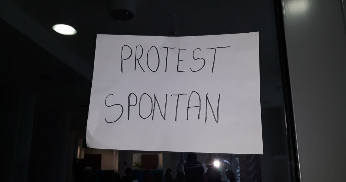 Galerie foto: Protest spontan la Casele de Pensii din Maramureş şi ...