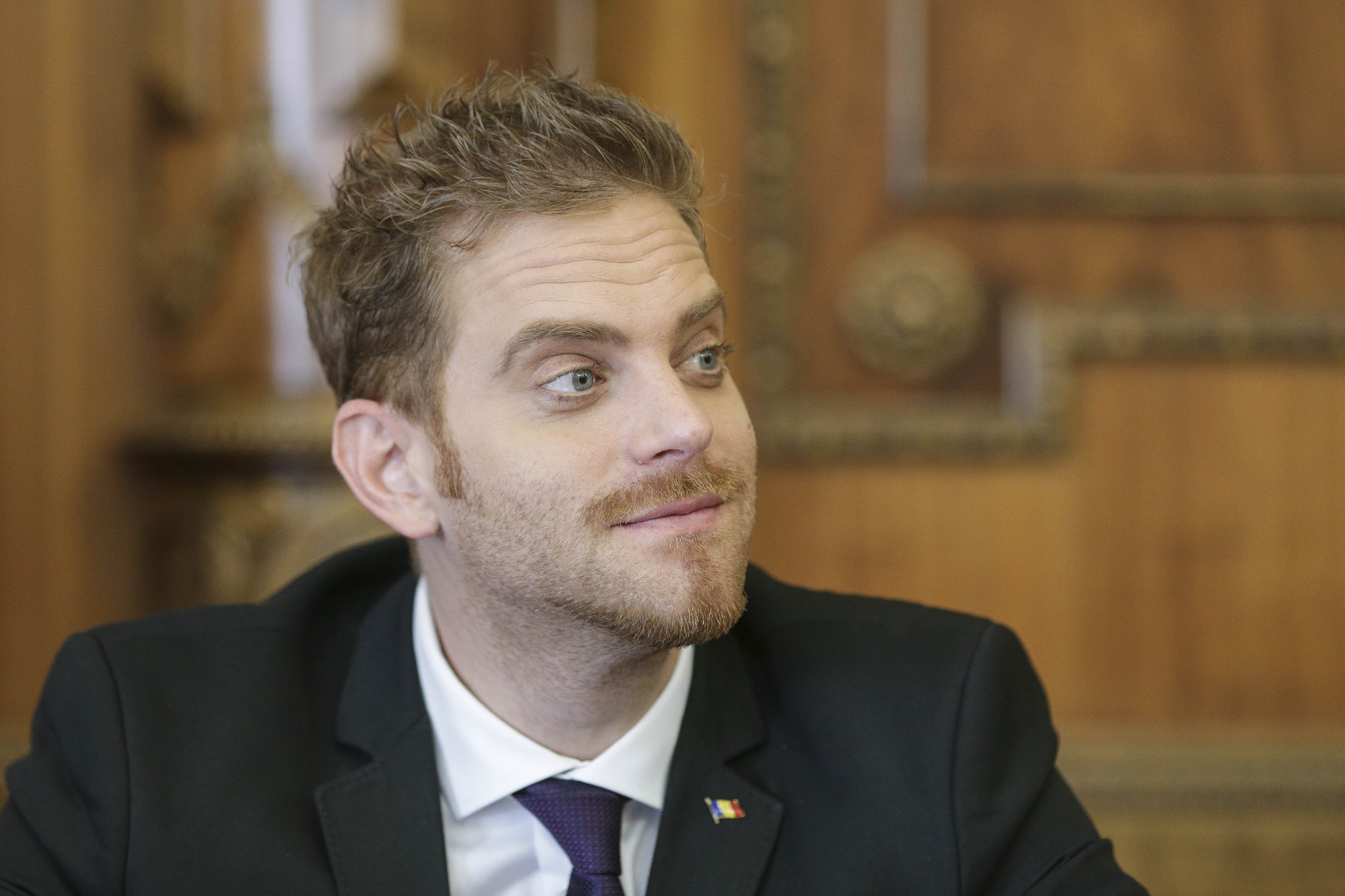 Ilan Laufer şi gemenii săi de 5 ani au fost loviți de o mașină când traversau strada pe trotinetă, în București