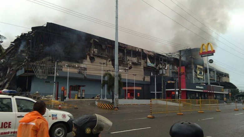 incendiu mall filipine