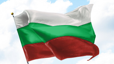 steag bulgaria drapel bulgaresc shutterstock