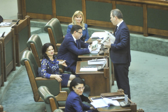 171221_PARLAMENT_SENAT_PROTEST06_INQUAM_Photos_Karina_Knapec