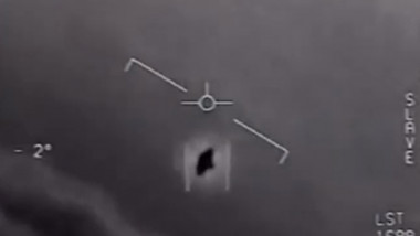 „Fenomen aerian neidentificat” surprins de piloții US Navy. Mulți cred că este vorba de un OZN