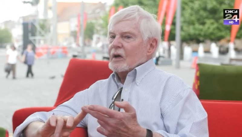 derek jacobi