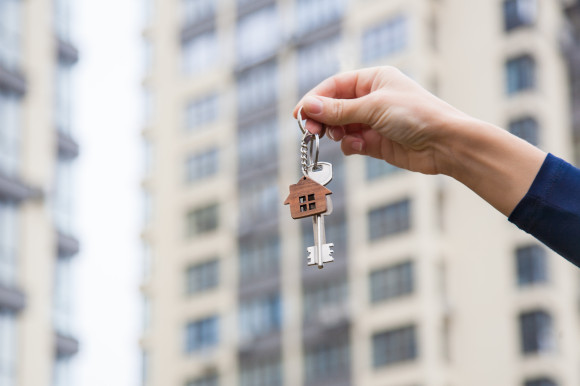 prima casa cheie apartament_shutterstock_767663176
