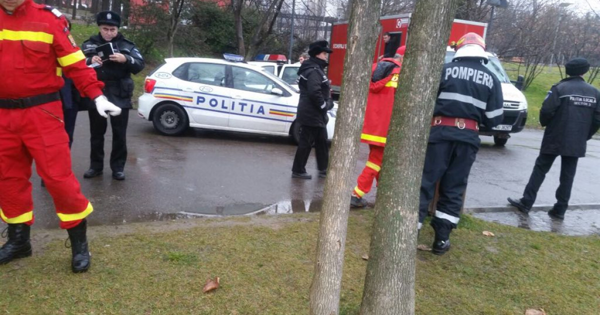 Intervenție contracronometru, la Craiova, pentru salvarea unui copil și a unui adult, căzuți într-un lac. Care este starea victimelor