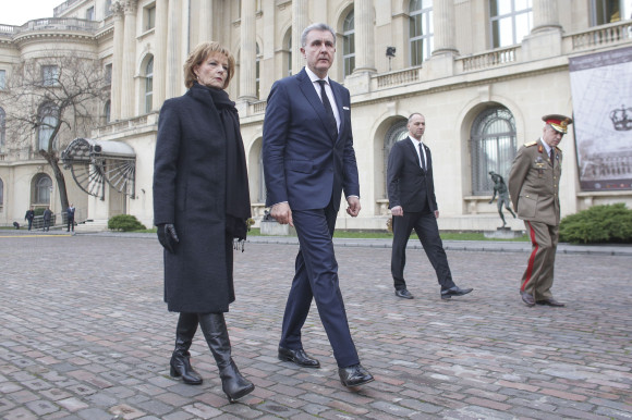 171215_REGELE_MIHAI_DEPUS_PALATUL_REGAL_margareta radu duda22_INQUAM_Photos_Octav_Ganea