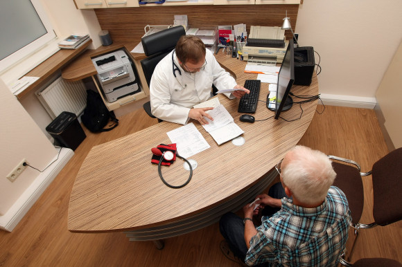 Doctors Seek Higher Fees From Health Insurers