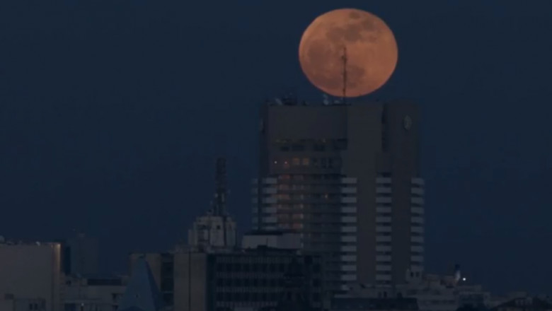 super luna bucuresti