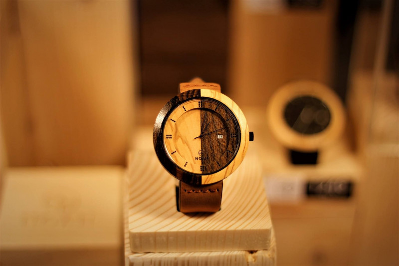 ceas lemn bicolor