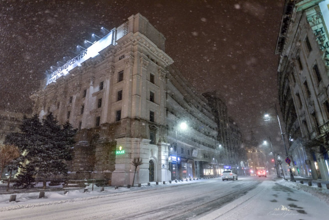 iarna bucuresti noaptea ninge - eduard gutescu