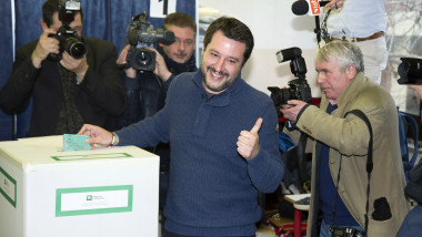 Italian Political Candidates Cast Their Vote