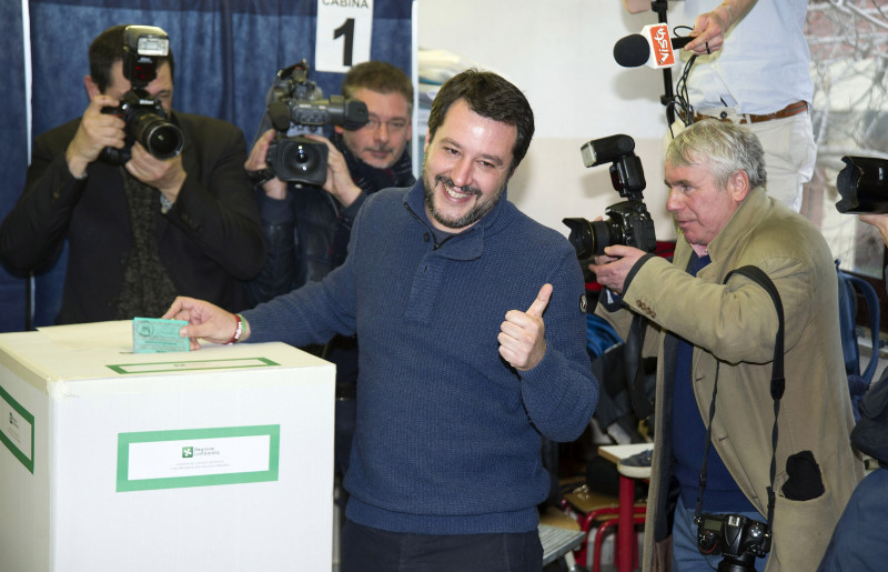 Italian Political Candidates Cast Their Vote