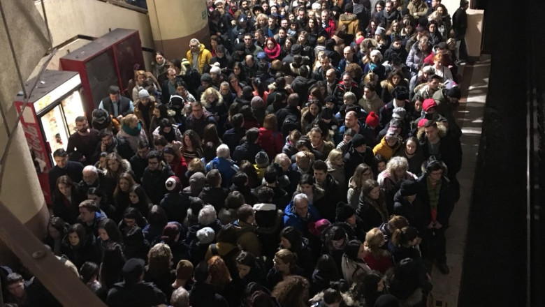 aglomeratie metrou Victoriei 1 060318