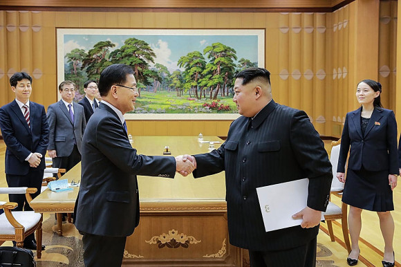 South Korean Envoy Departs For North To Discuss Resumption Of Dialogue