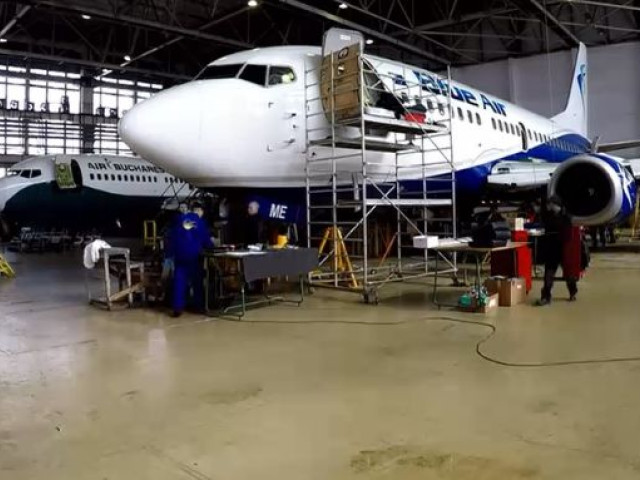 Reportaj Digi24: Cum se repară avioanele Reportaj Digi24: Cum se repară avioanele
