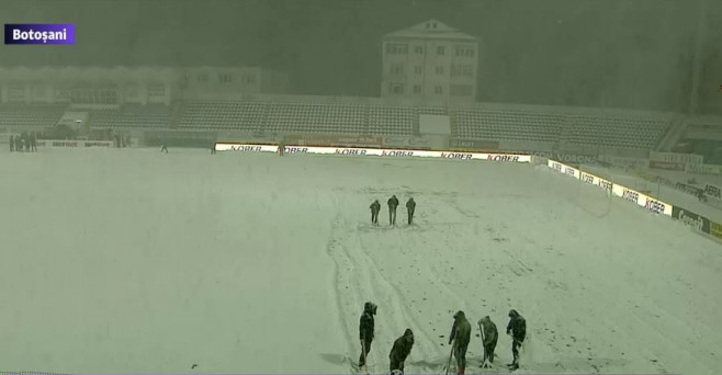 teren botosani ninsoare teren fotbal