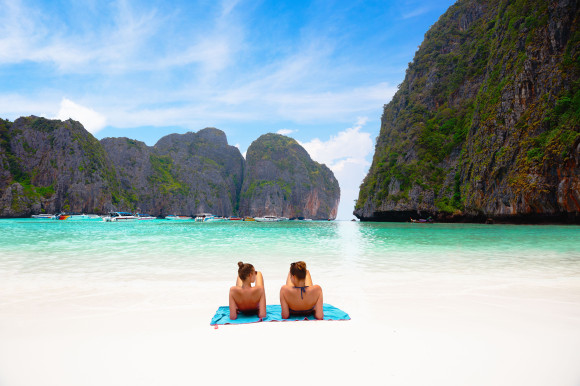 maya bay plaja shutterstock_613741229