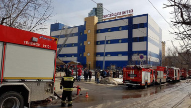 incendiu mall copii moscova