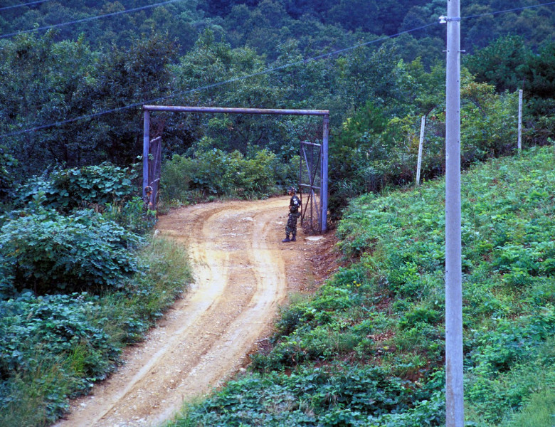 road-into-DMZ.jpg