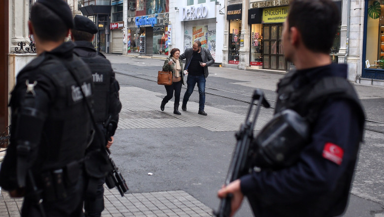 Bomb Explodes In Tourist Shopping Area Of Istanbul