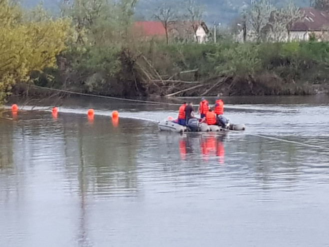 interventie poluare Mures (4)