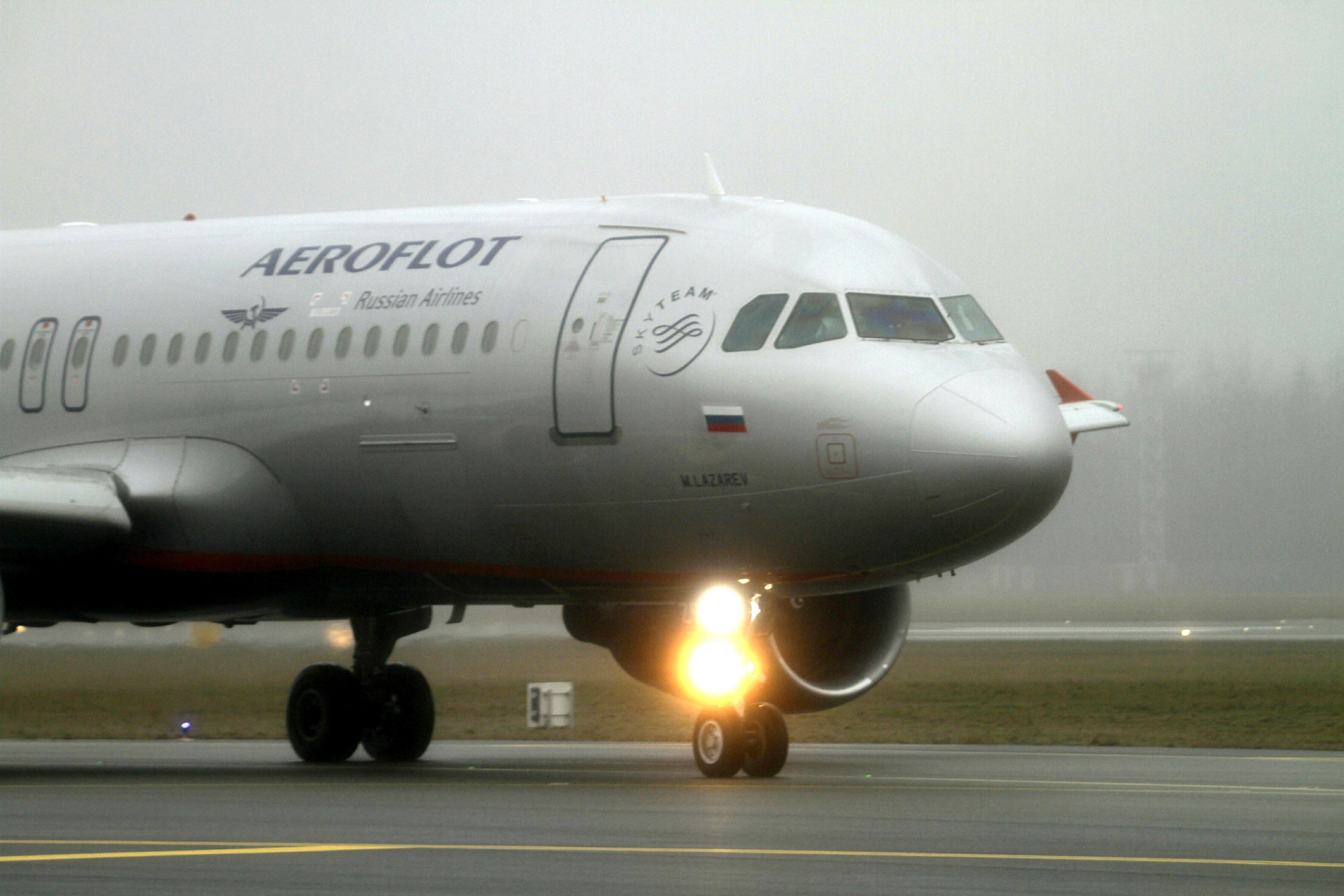 Situație jenantă pentru aviația rusă. Moscova încearcă să convingă Vietnamul să-i ofere avioane în chirie, cu tot cu echipaj