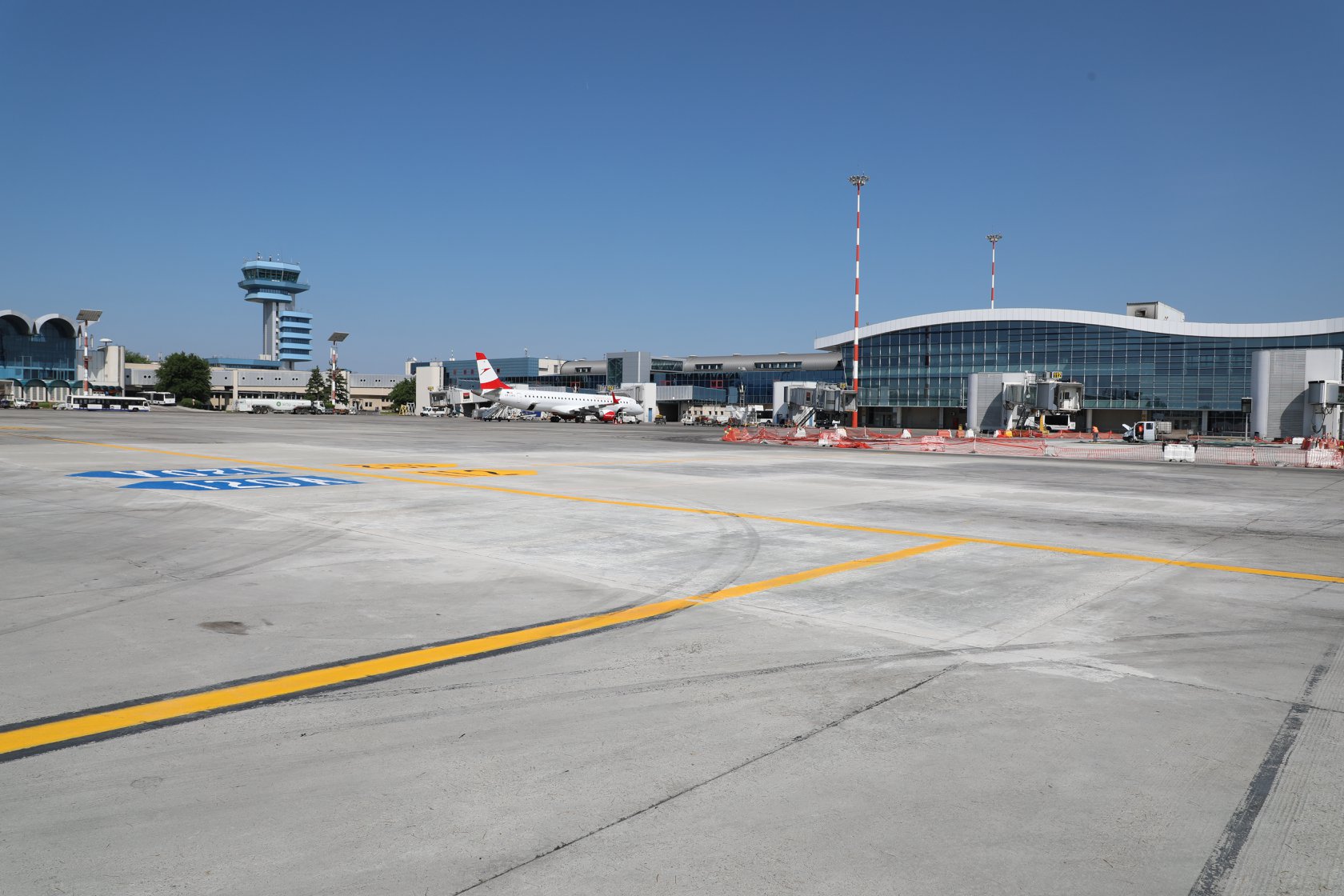 Aeroportul Otopeni funcționează cu o singură pistă. Lucrări de reparații, în plin sezon al vacanțelor