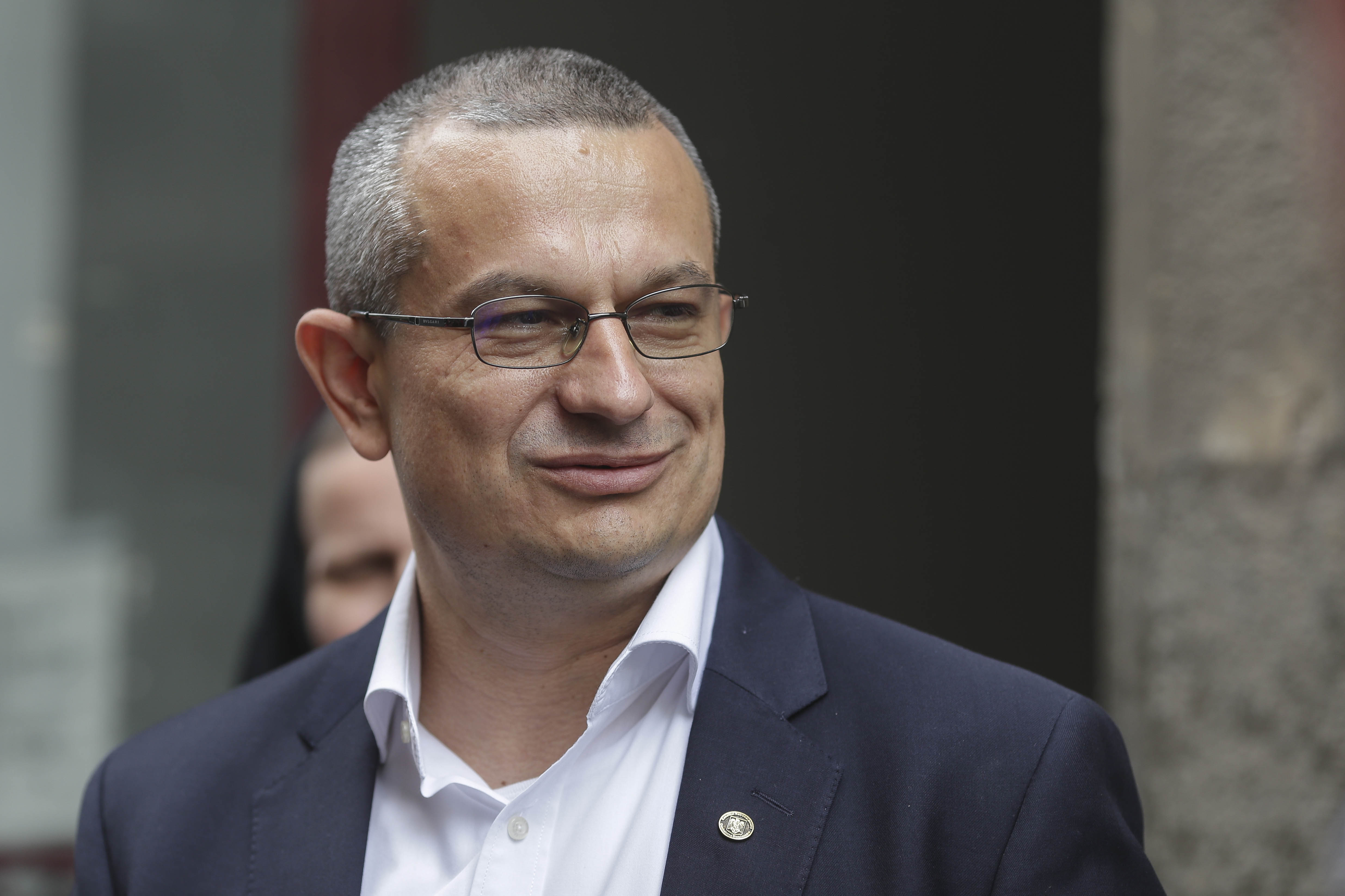 Ce poate păți România dacă nu aplică decizia CEDO în cazul cuplurilor de același sex. Președintele CNCD: Decizia este obligatorie