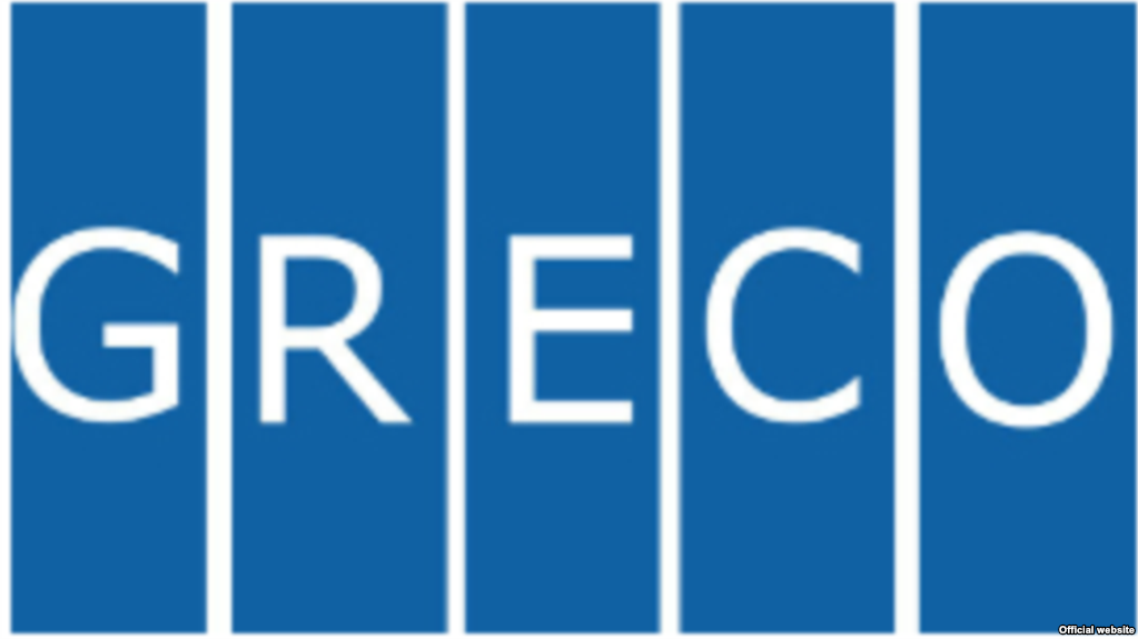 România - prea multe ordonanțe de urgență, prea puțină transparență (raport GRECO)