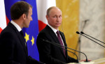 putin se uita intrebator macron - kremlin