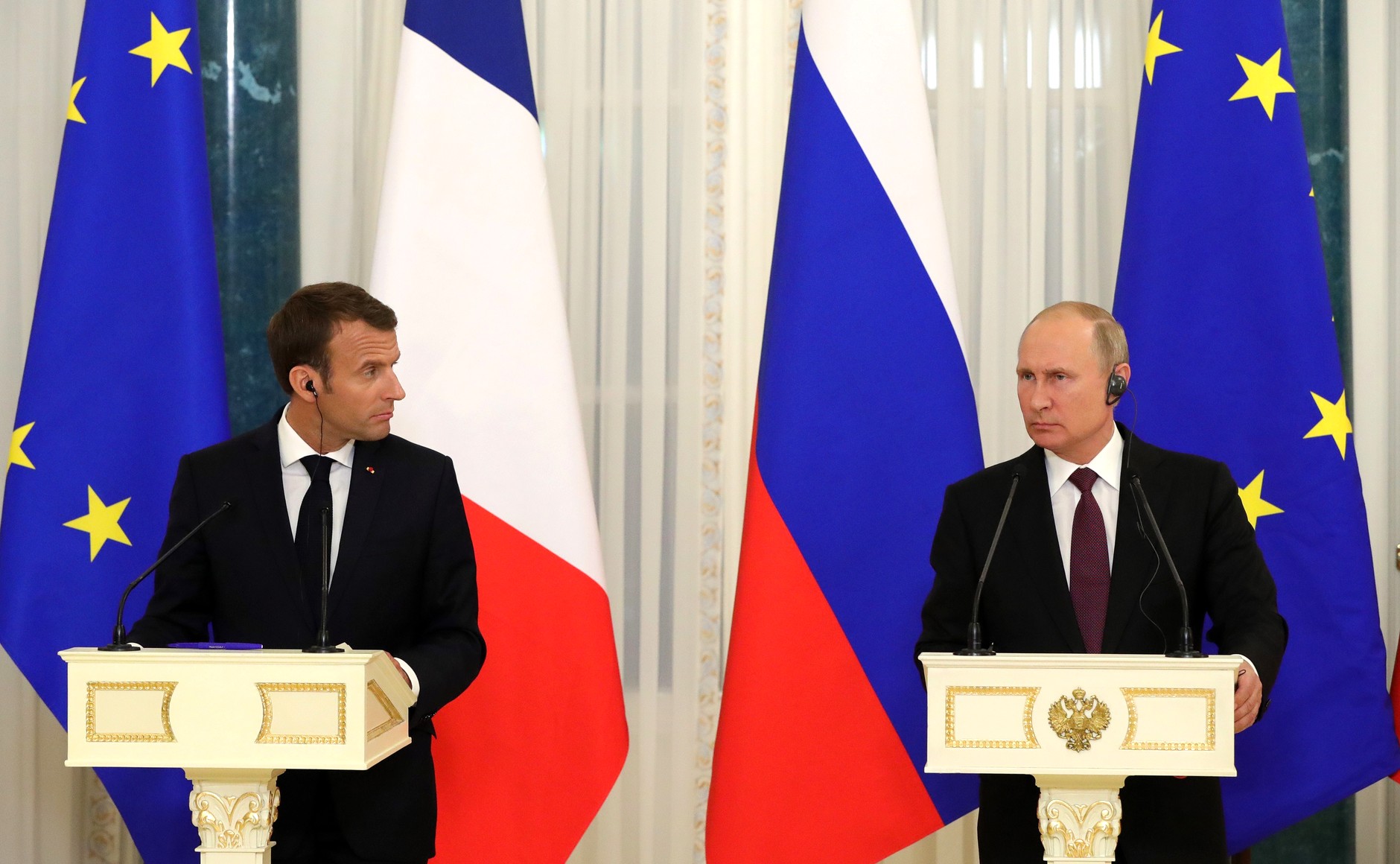 Putin l-a felicitat pe Macron pentru câștigarea alegerilor