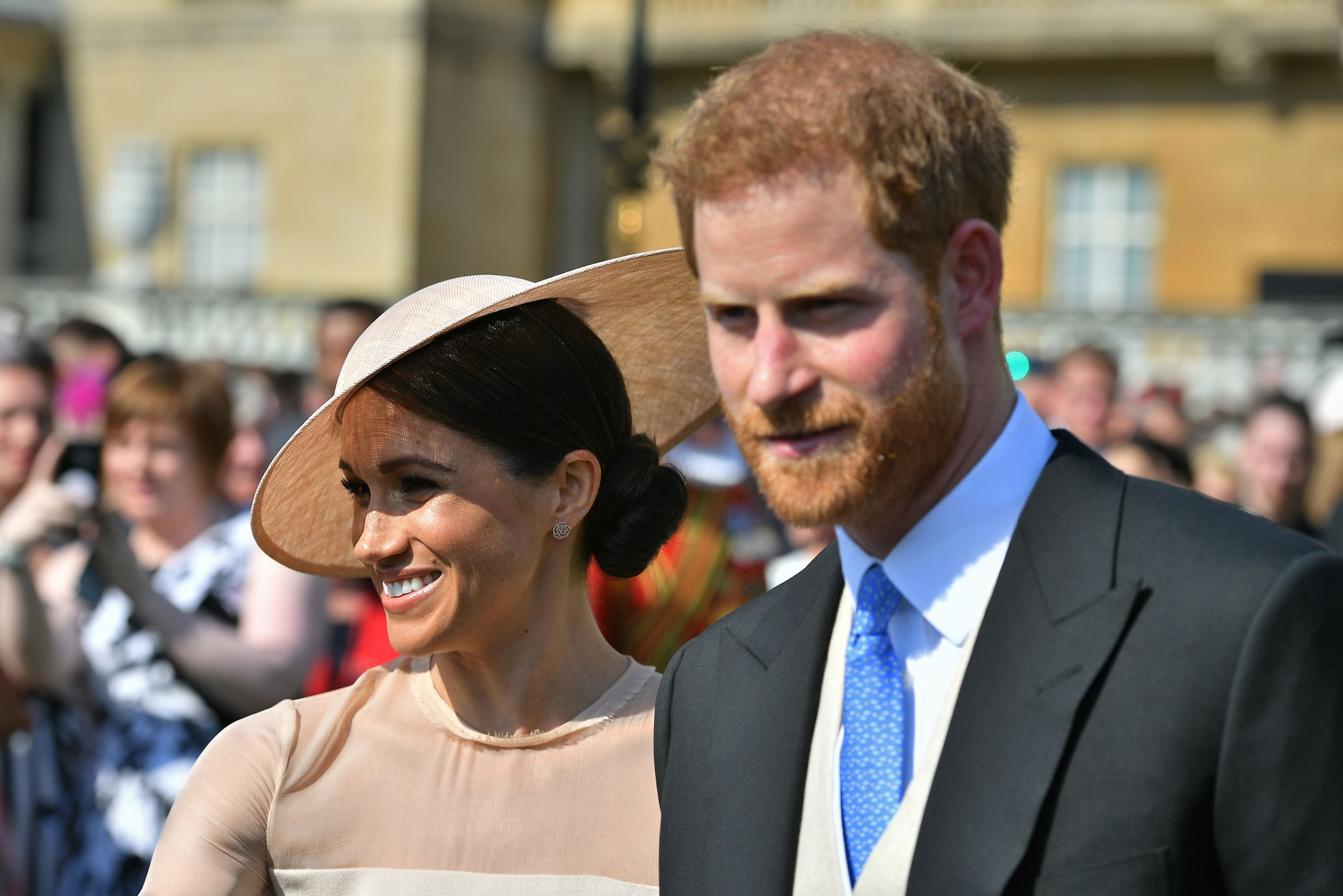 Harry si Meghan vor pierde titlurile regale si nu vor primi bani publici. Ce spune regina Elisabeta a II-a