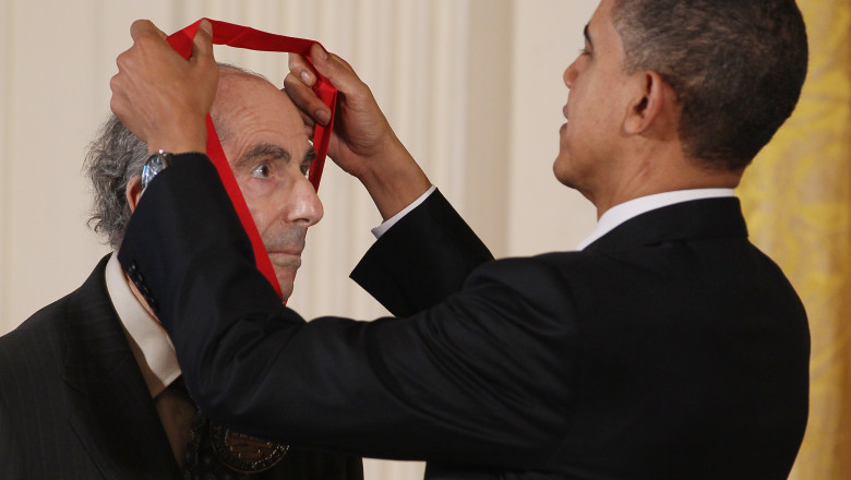 Obama Confers Nat'l Medal of Arts And Nat'l Humanities Medal To 20 Honorees