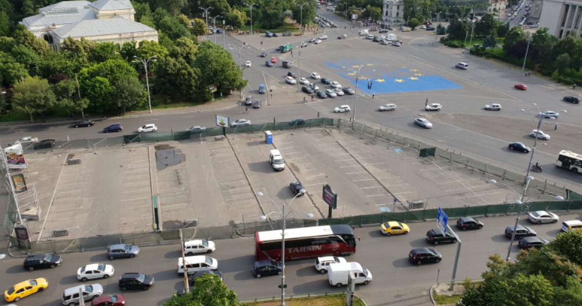 FOTO. Cum arată parcarea din Piața Victoriei, cu două zile înaintea