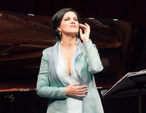 angela gheorghiu fb