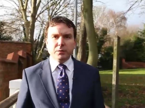 Scandal sexual in guvernul britanic. Fostul şef de personal al Theresei May a demisionat