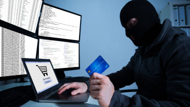 frauda esrocherie hacker shutterstock_369975851