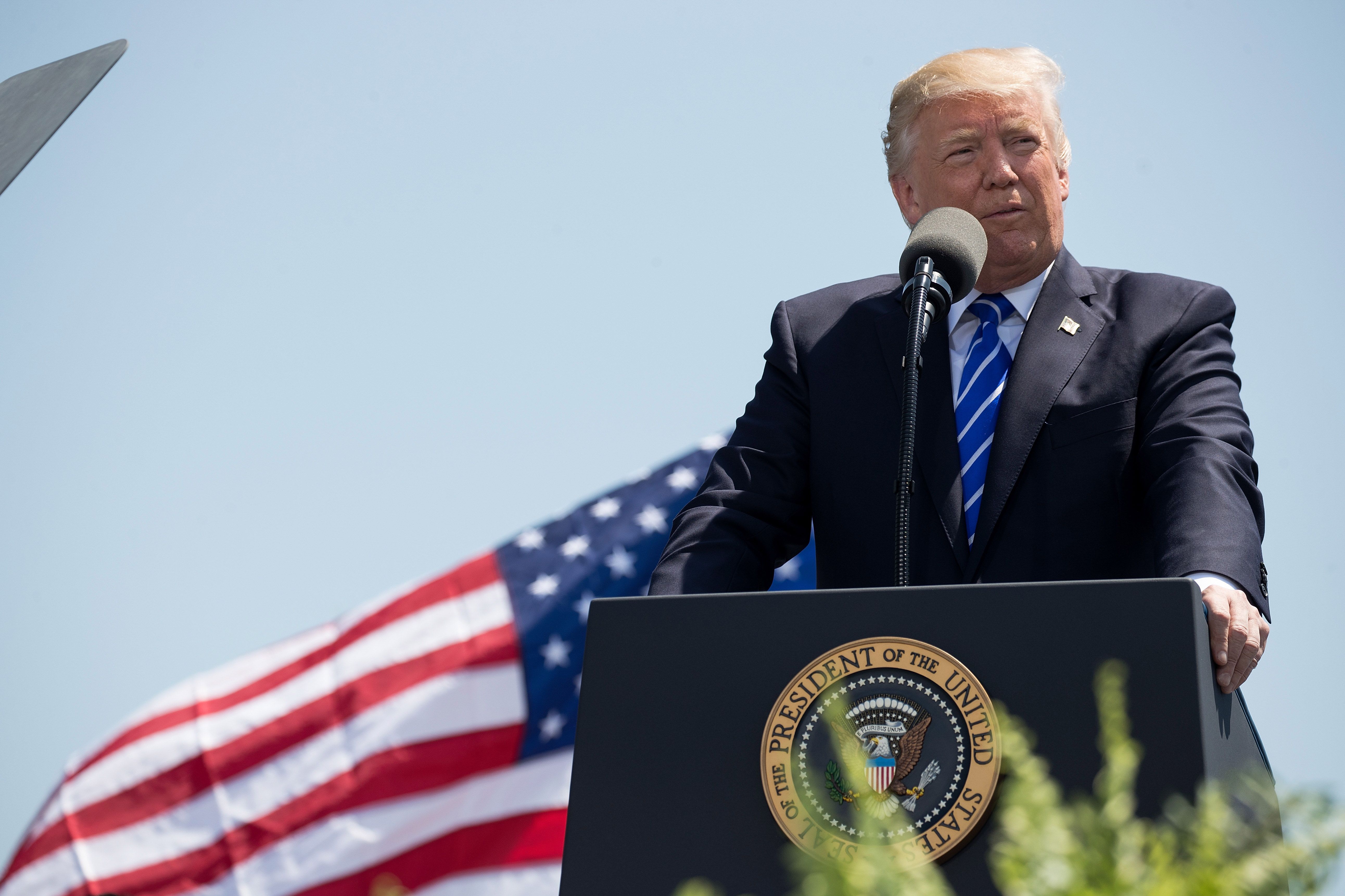 SUA | Donald Trump ar putea graţia militari acuzaţi sau condamnaţi pentru crime de razboi