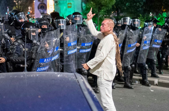 colonel catalin razvan paraschiv omul in alb protest jandarmi bsij_inquam alberto grosescu