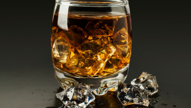 whiskey energizant alcool bautura