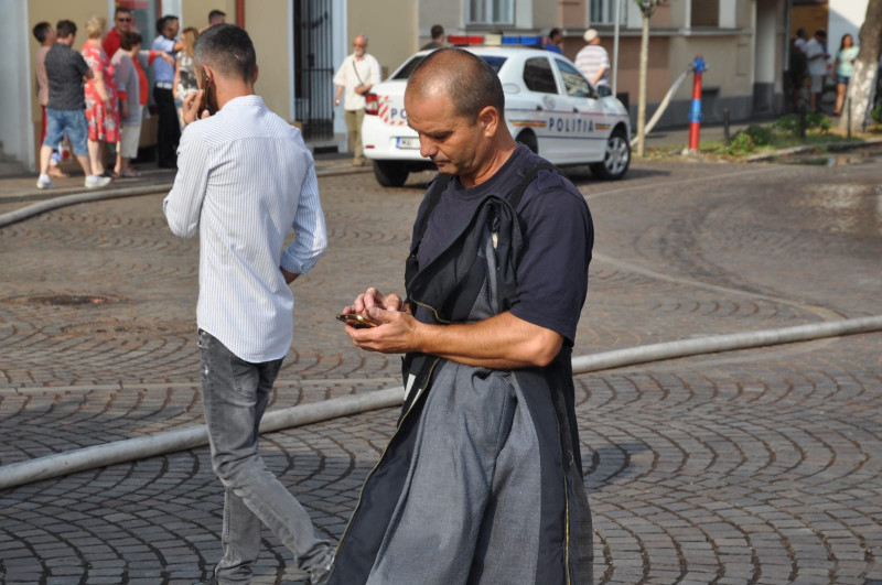 a doua zi dupa incendiu Episcopia Greco Catolica Oradea (7)