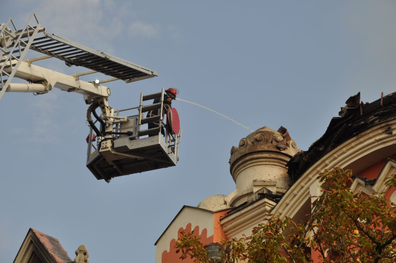 a doua zi dupa incendiu Episcopia Greco Catolica Oradea (8)