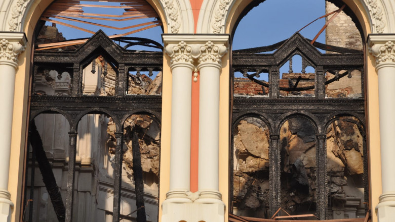 a doua zi dupa incendiu Episcopia Greco Catolica Oradea (5)