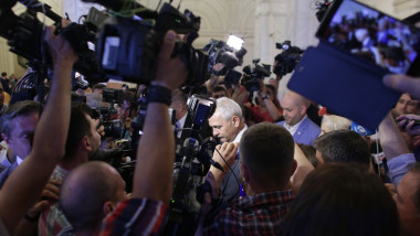 protest rezist parlament dragnea_inquam ganea (3)