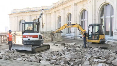 excavator parlament