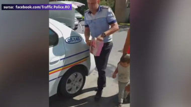 politist ajuta copil